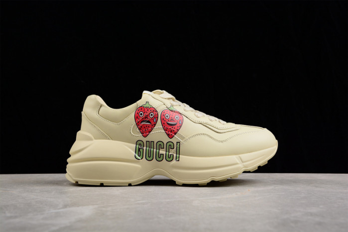 G*u*i* trainer sneaker 84
