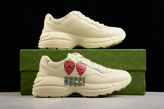 G*u*i* trainer sneaker 84