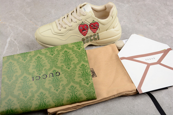 G*u*i* trainer sneaker 84