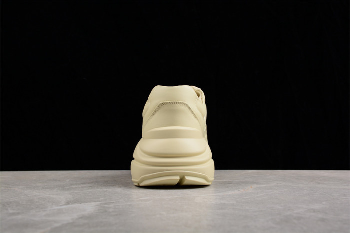 G*u*i* trainer sneaker 84