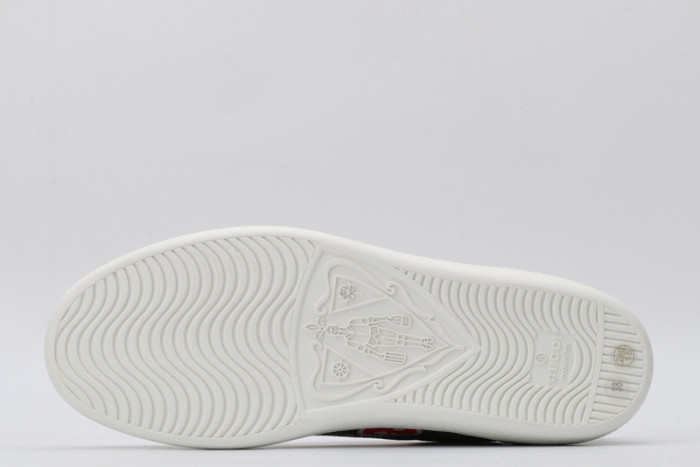G*u*i* trainer sneaker45